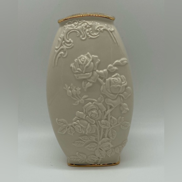 Lenox Masterpiece Rose Vase - Picture 1 of 4